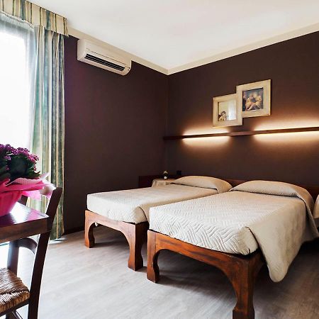 Il Fiordaliso Foresteria Hotel Busto Arsizio Ngoại thất bức ảnh